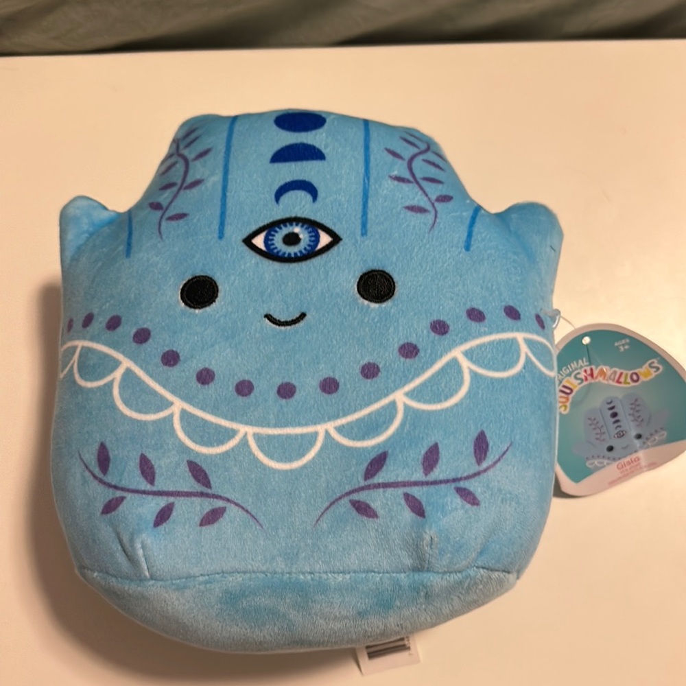 Gisla Squishmallow